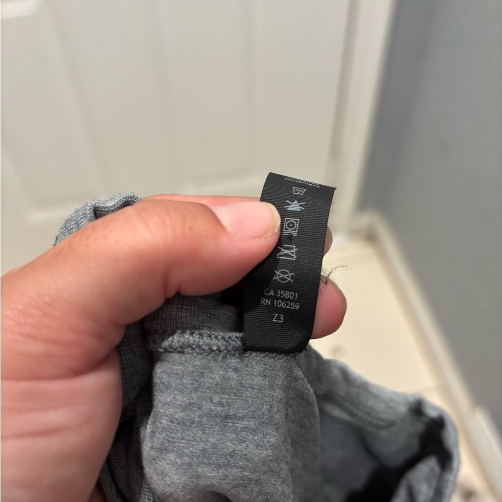 Lululemon Men Luon long sleeve L - Picture 5 of 5